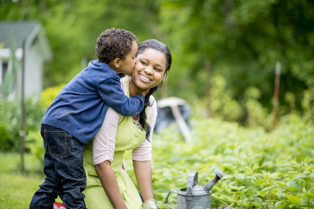 5 Clean Energy Ways to Make Mom Happy