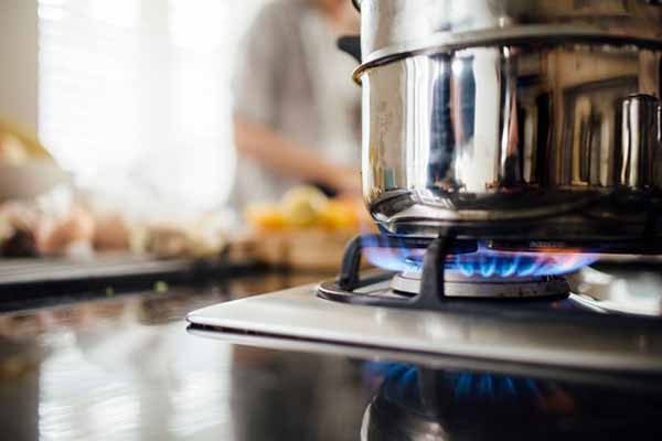 Liquefied Natural Gas (LNG) Cooking on Stove Use